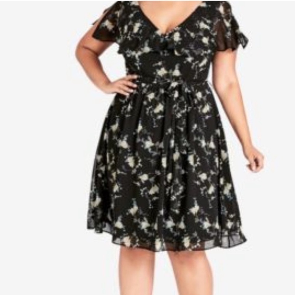 ! City Chic Dress V Neck Black Blossom